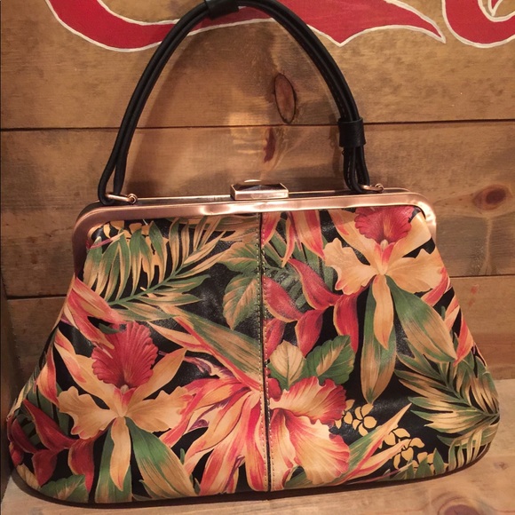 Patricia Nash Handbags - Patricia Nash Kisslock Leather Satchel